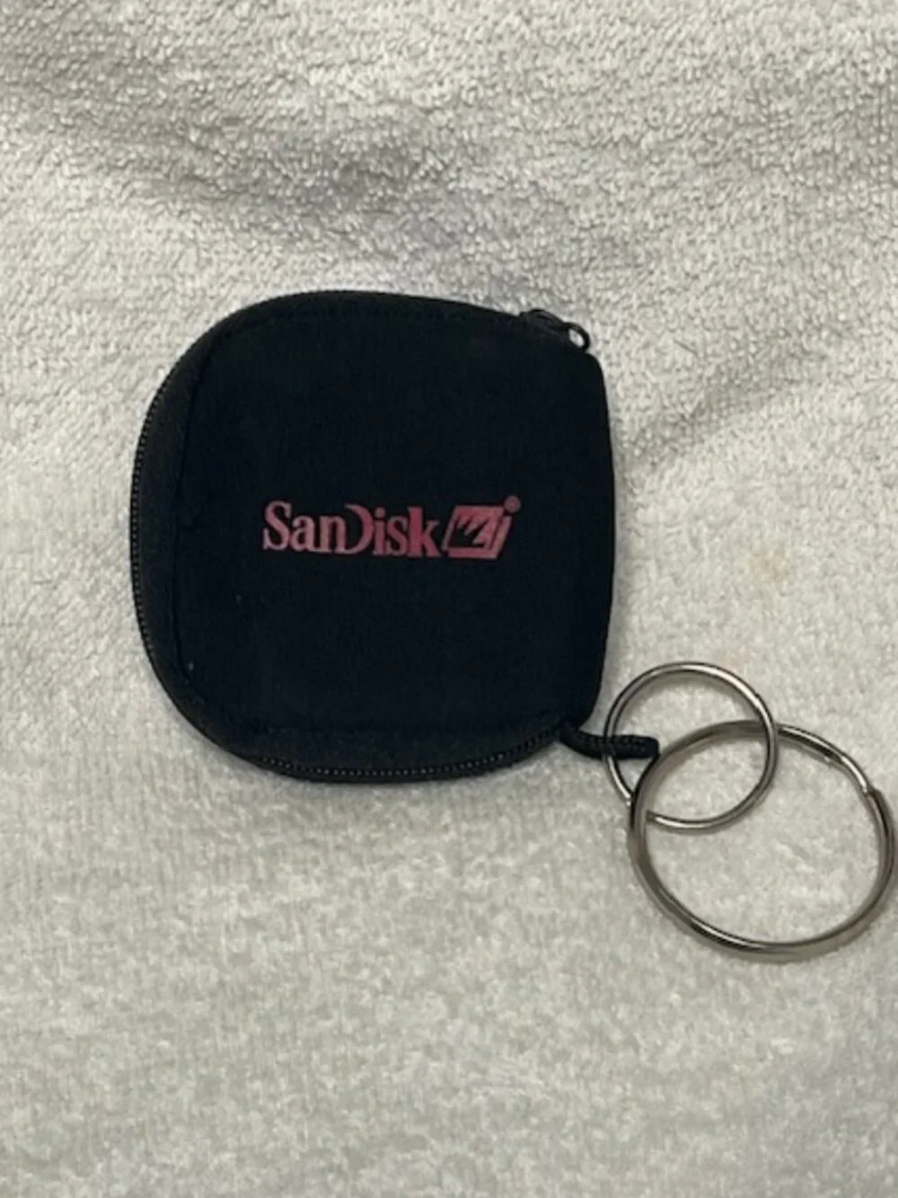 SanDisk Memory/Flash Card Travel Zip Pouch Case Keychain Logo Black 2.75